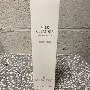 Selected Skincare Milk Cleanser